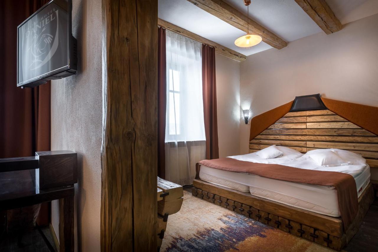 Castle Hotel Daniel Baraolt Ngoại thất bức ảnh
