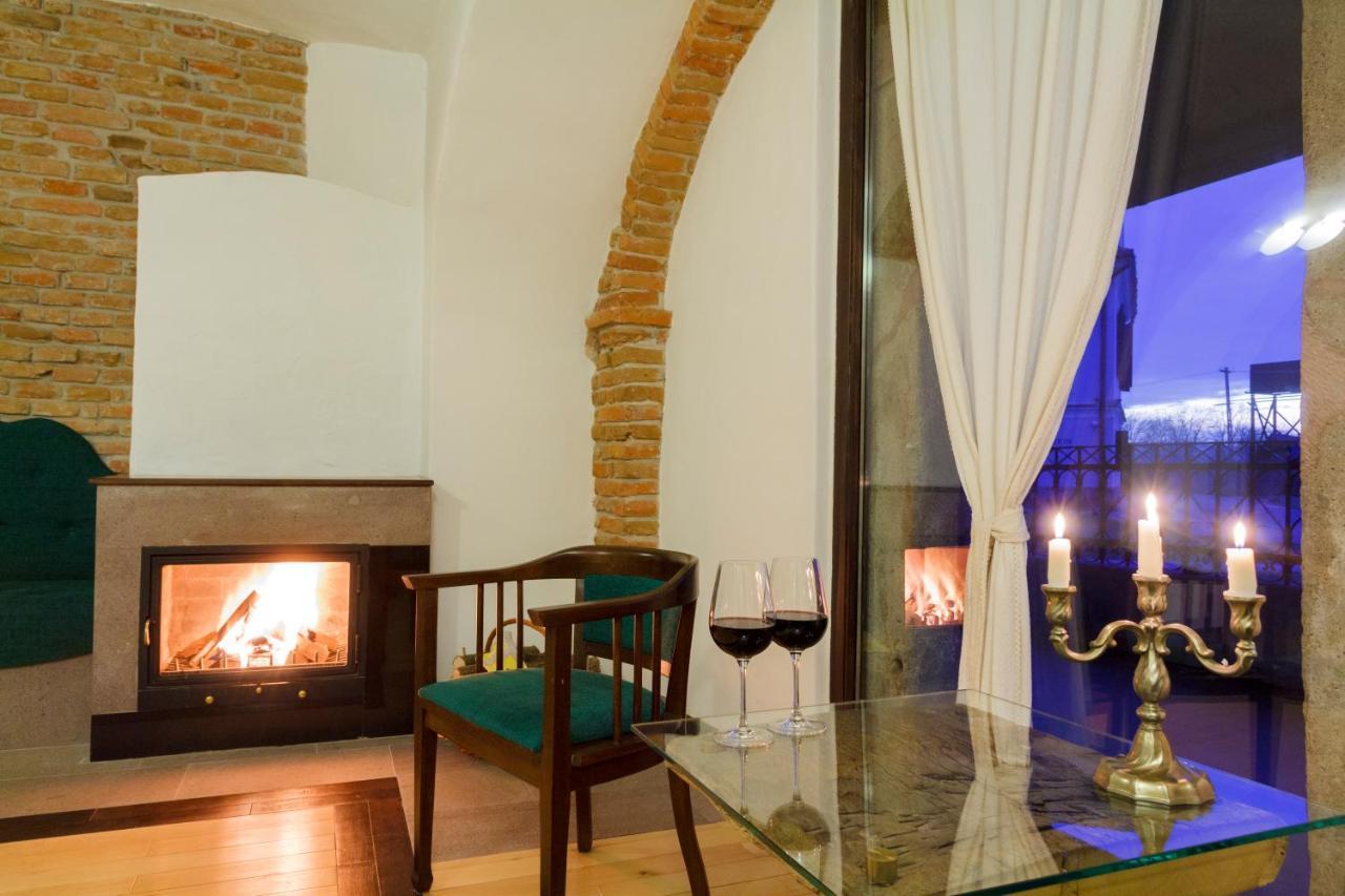 Castle Hotel Daniel Baraolt Ngoại thất bức ảnh