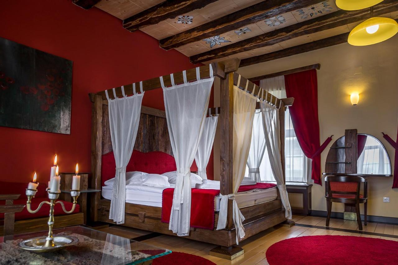Castle Hotel Daniel Baraolt Ngoại thất bức ảnh