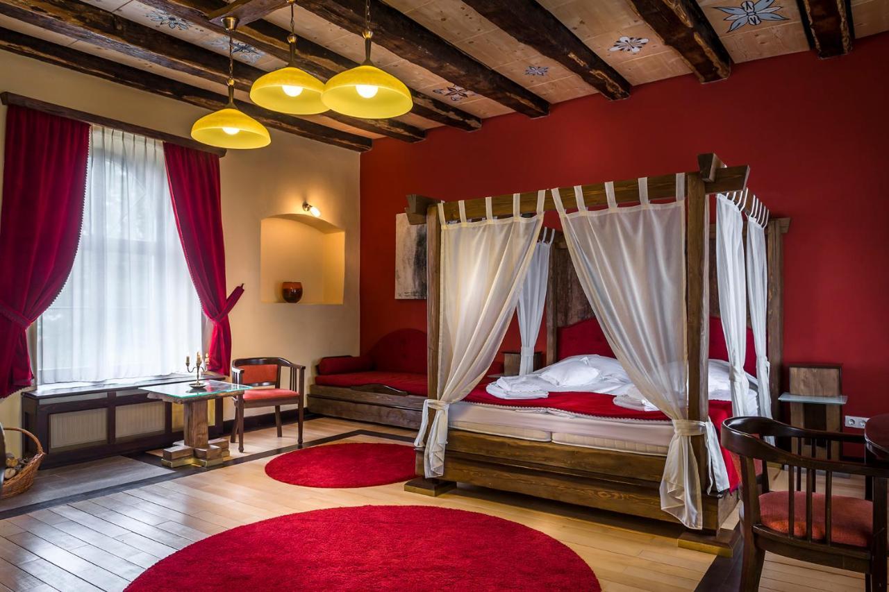 Castle Hotel Daniel Baraolt Ngoại thất bức ảnh