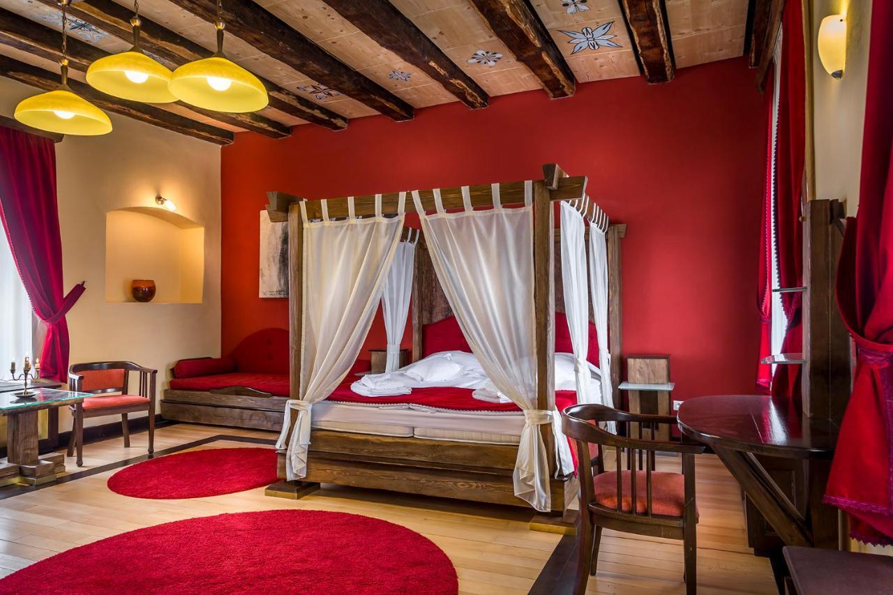 Castle Hotel Daniel Baraolt Ngoại thất bức ảnh