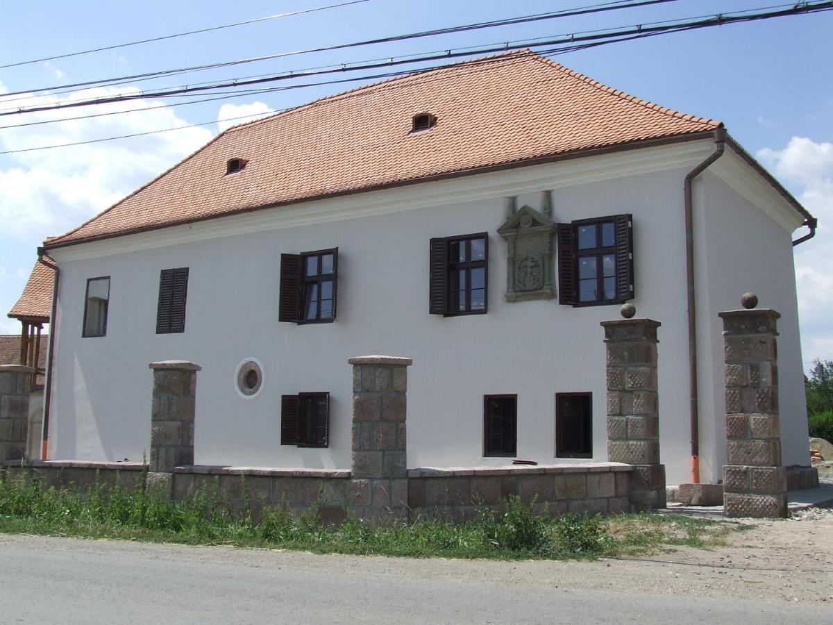 Castle Hotel Daniel Baraolt Ngoại thất bức ảnh