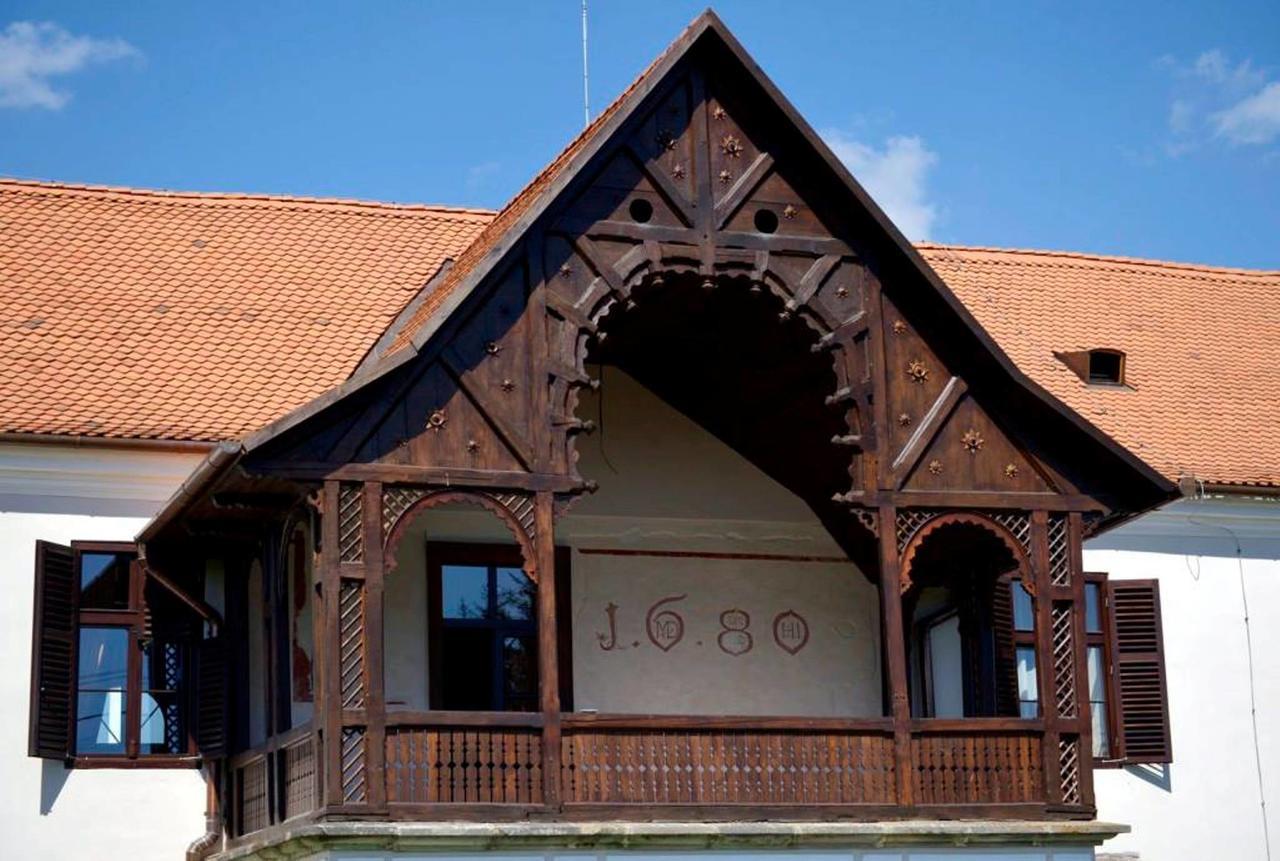 Castle Hotel Daniel Baraolt Ngoại thất bức ảnh