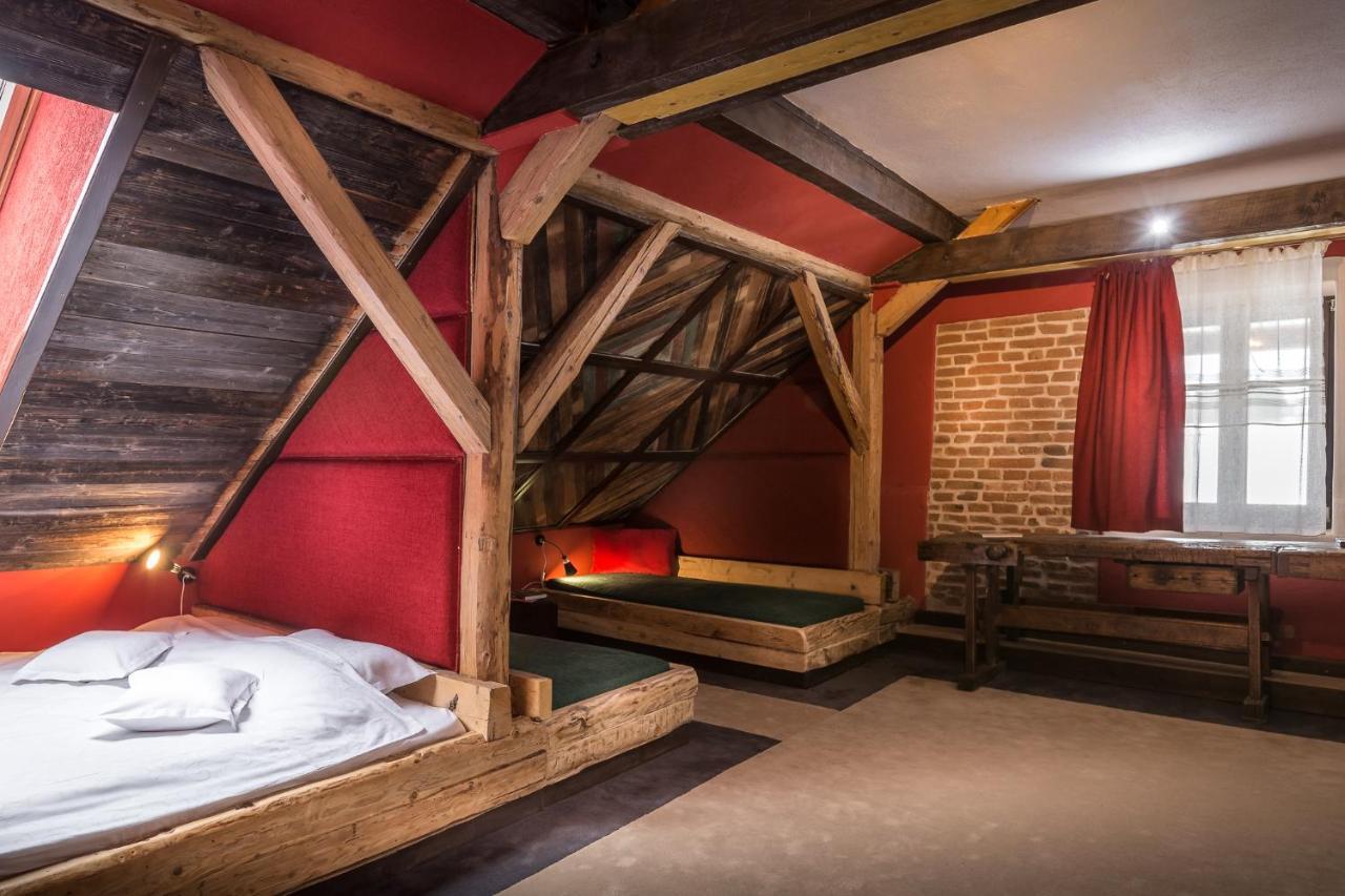 Castle Hotel Daniel Baraolt Ngoại thất bức ảnh