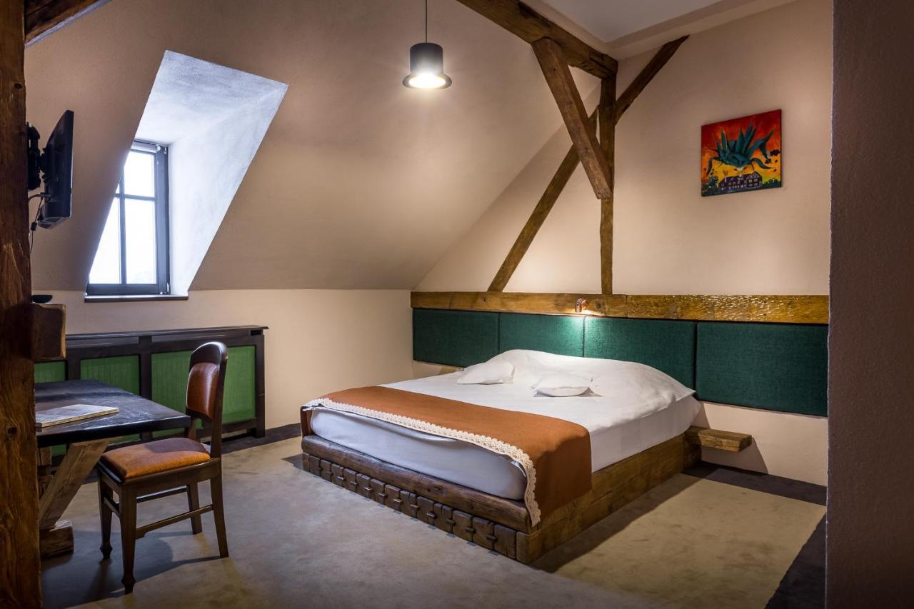 Castle Hotel Daniel Baraolt Ngoại thất bức ảnh