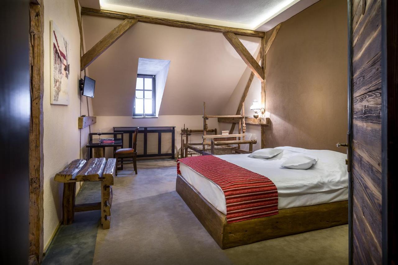Castle Hotel Daniel Baraolt Ngoại thất bức ảnh