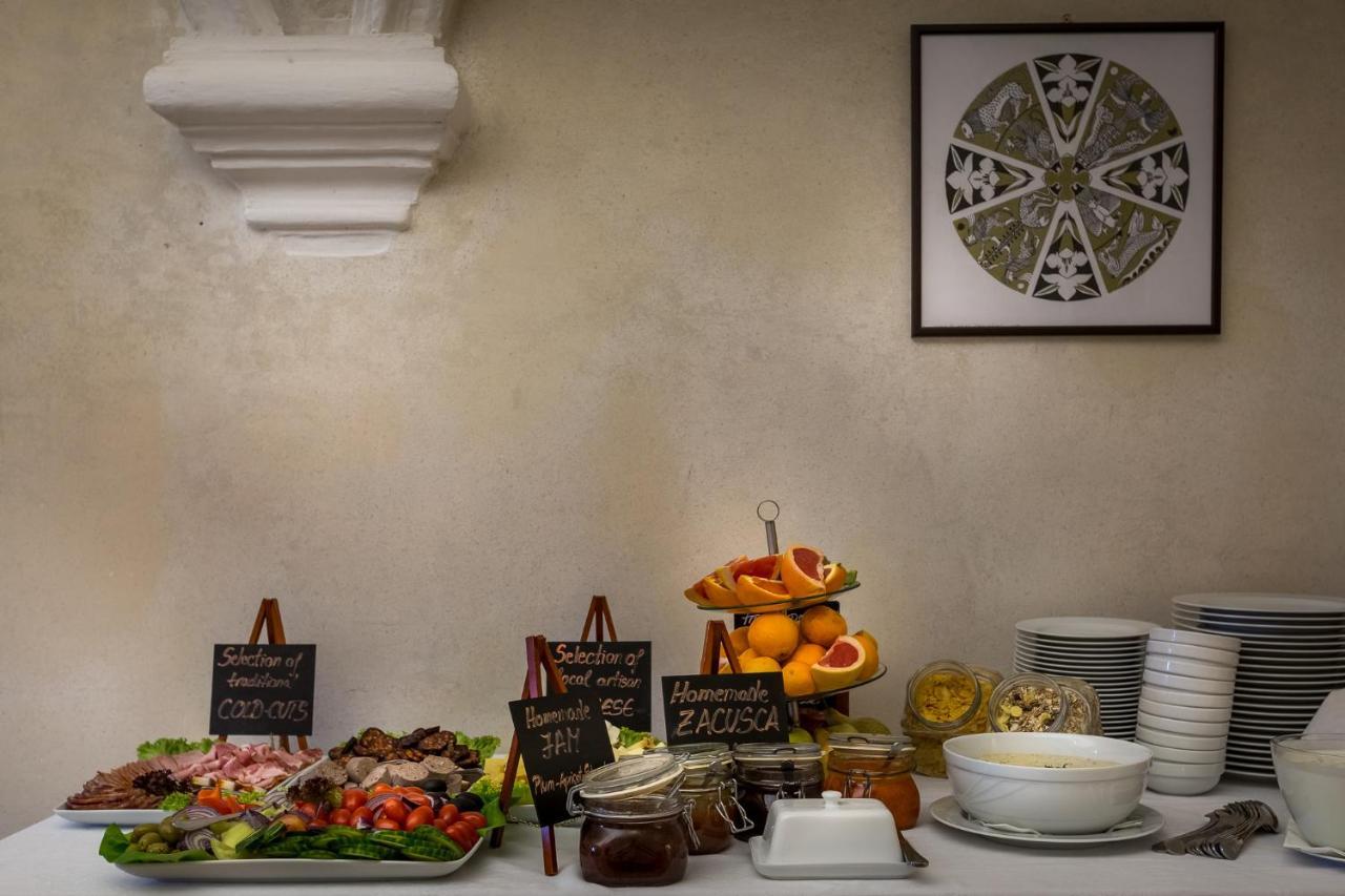 Castle Hotel Daniel Baraolt Ngoại thất bức ảnh
