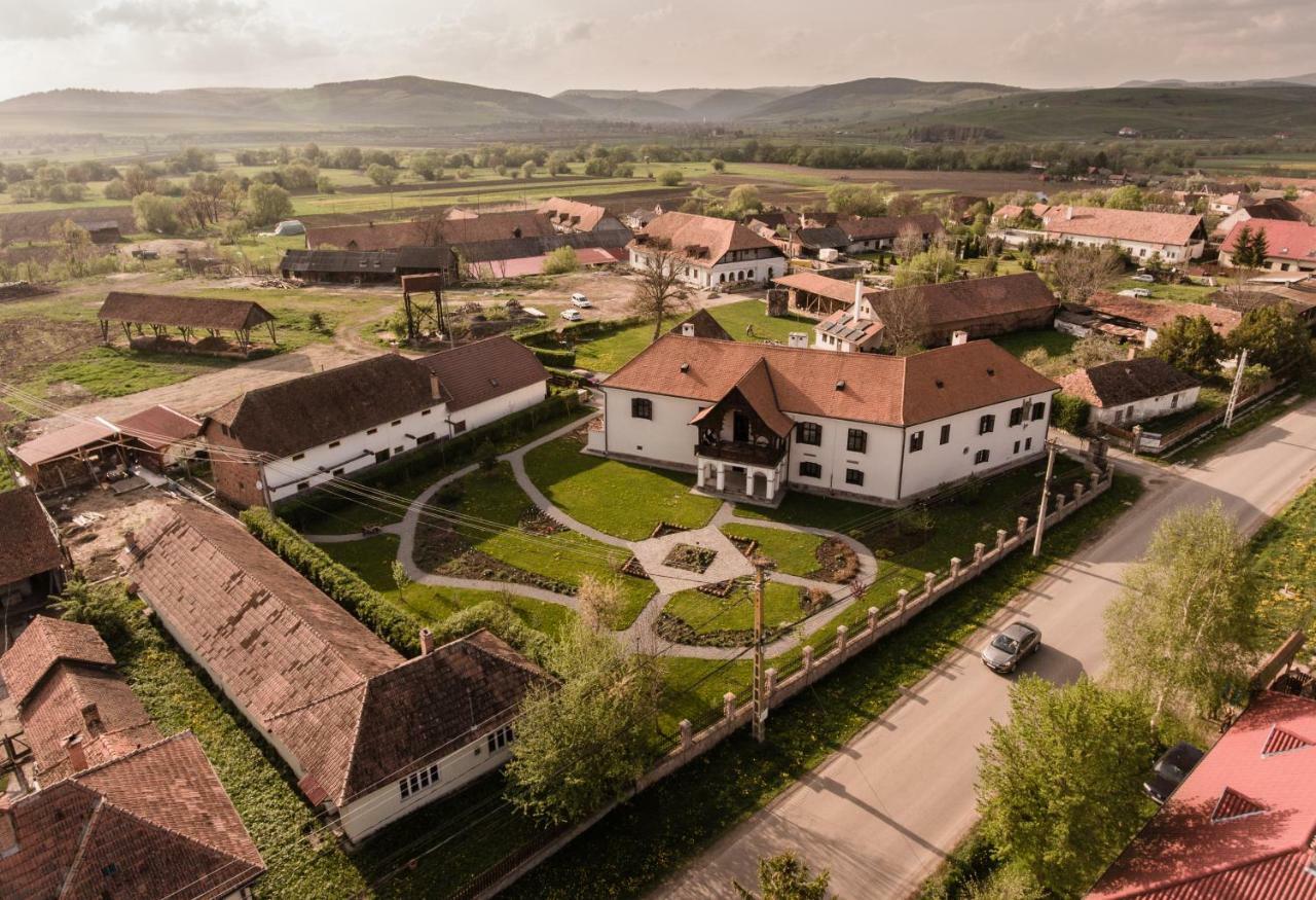 Castle Hotel Daniel Baraolt Ngoại thất bức ảnh